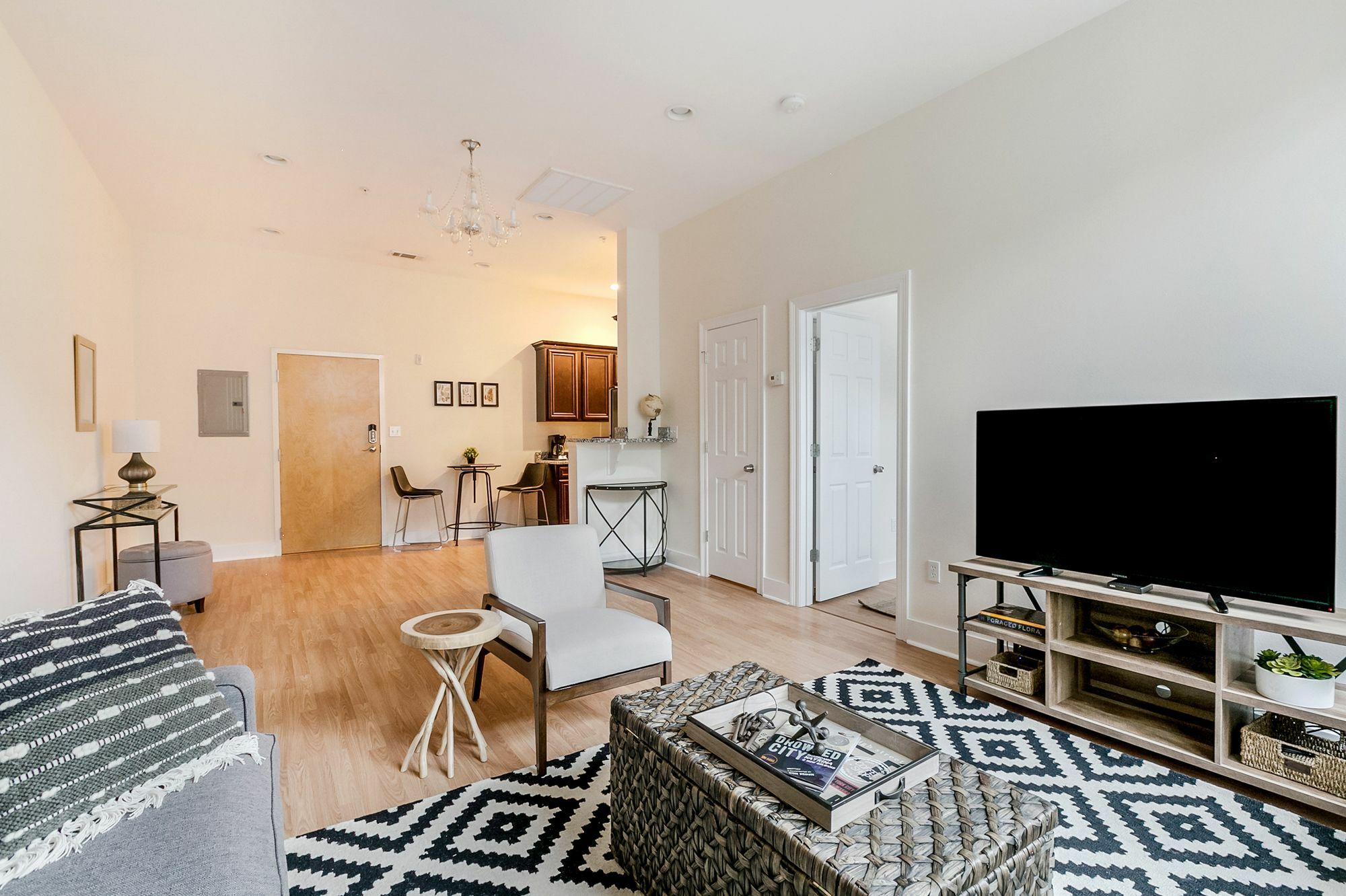 Airy 1Br In Arts/Warehouse District By Sonder Apartment New Orleans Exterior photo